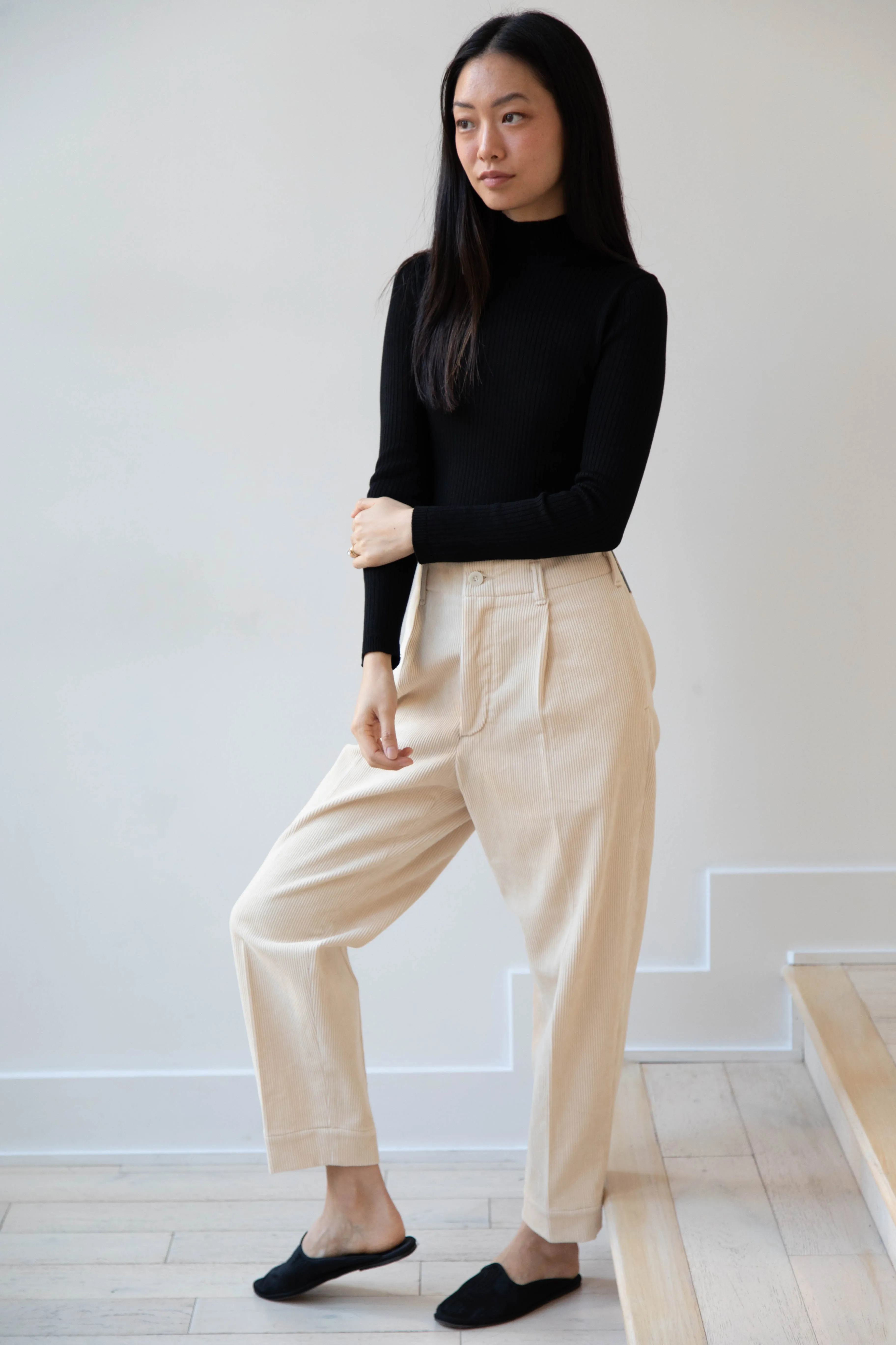 Aseedonclöud | HW Corduroy Slacks in Off White