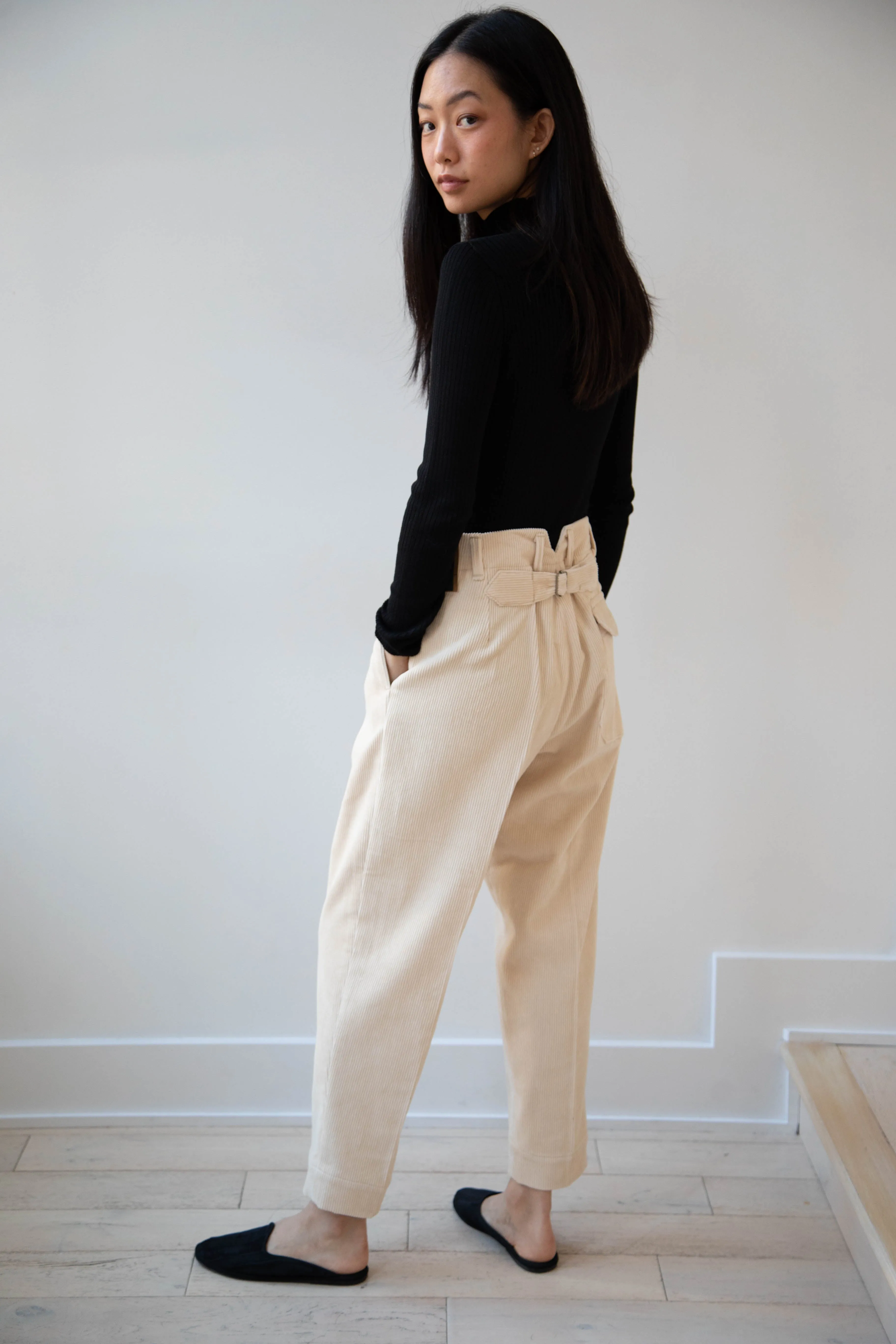 Aseedonclöud | HW Corduroy Slacks in Off White