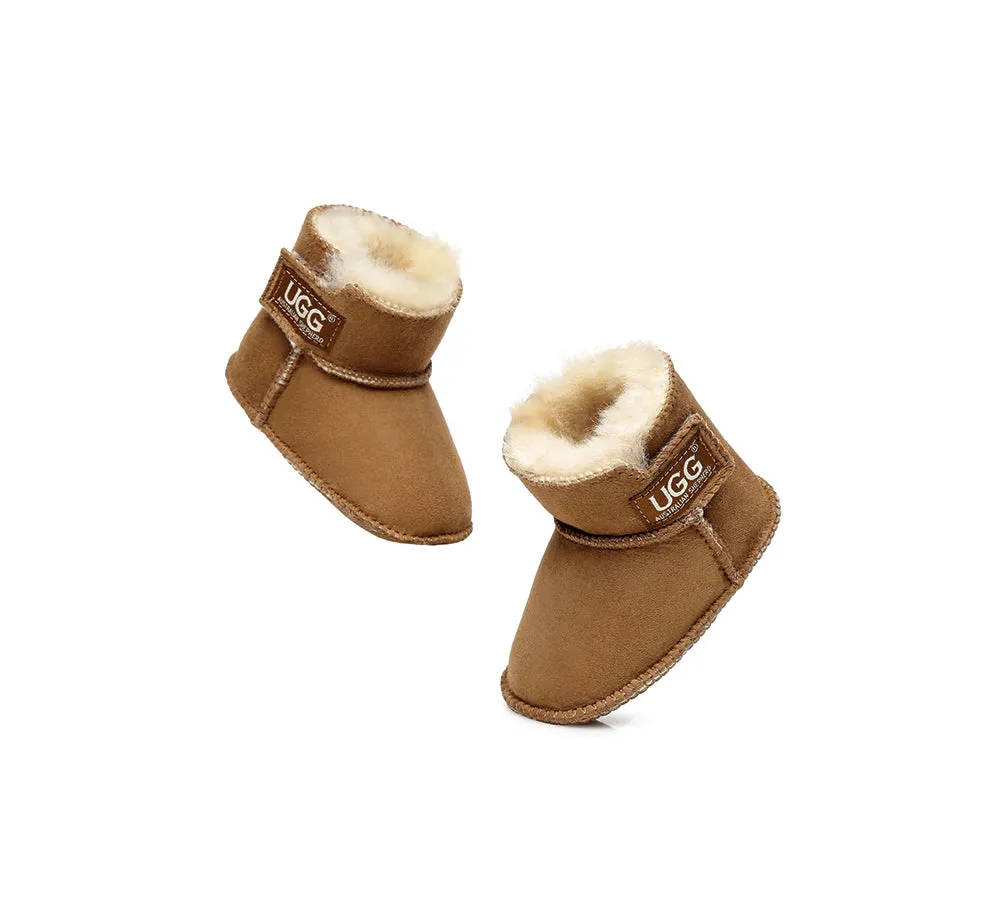 AUSTRALIAN SHEPHERD® UGG Baby Bootie Pom Pom Beanie Gift Pack