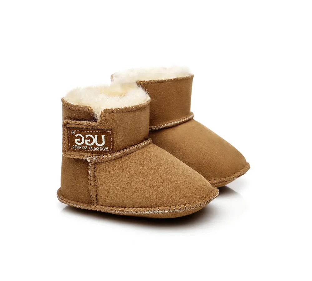 AUSTRALIAN SHEPHERD® UGG Baby Bootie Pom Pom Beanie Gift Pack