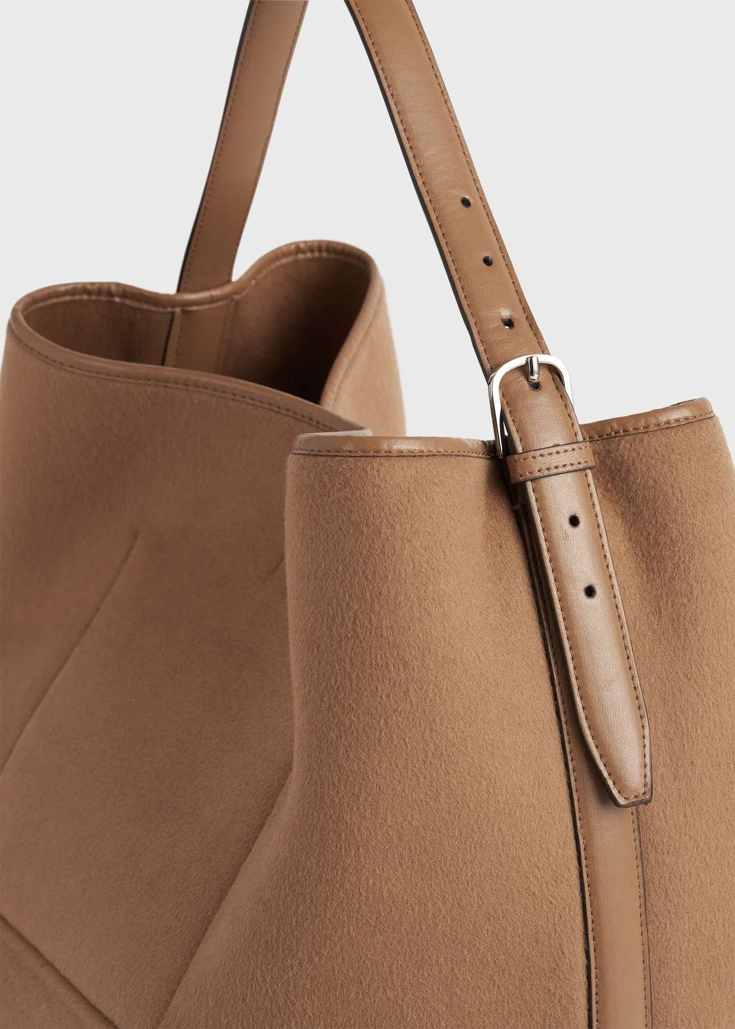 Belted doublé tote camel