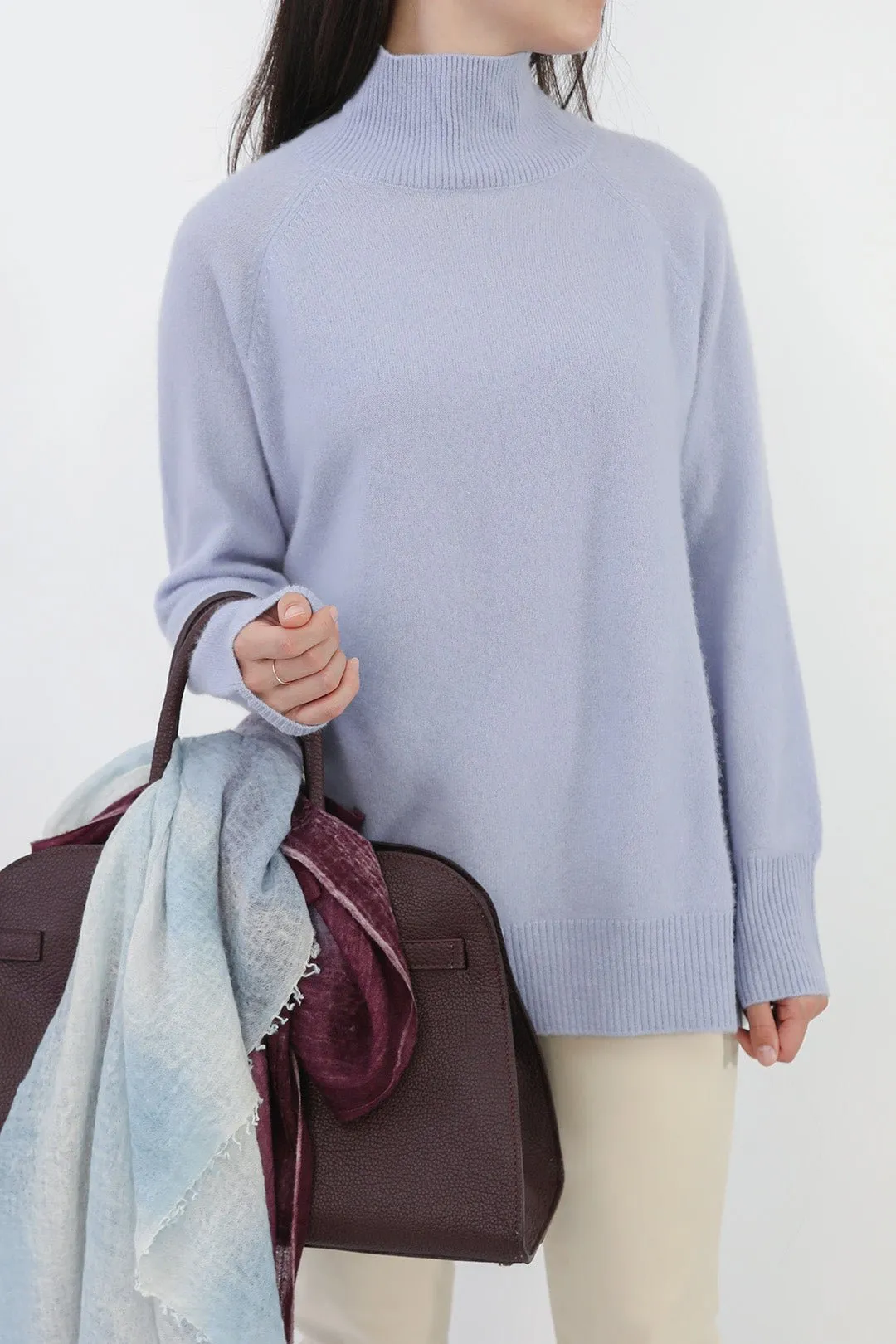 ISLAY TURTLENECK SWEATER IN ITALIAN SPUN CASHMERE SILK