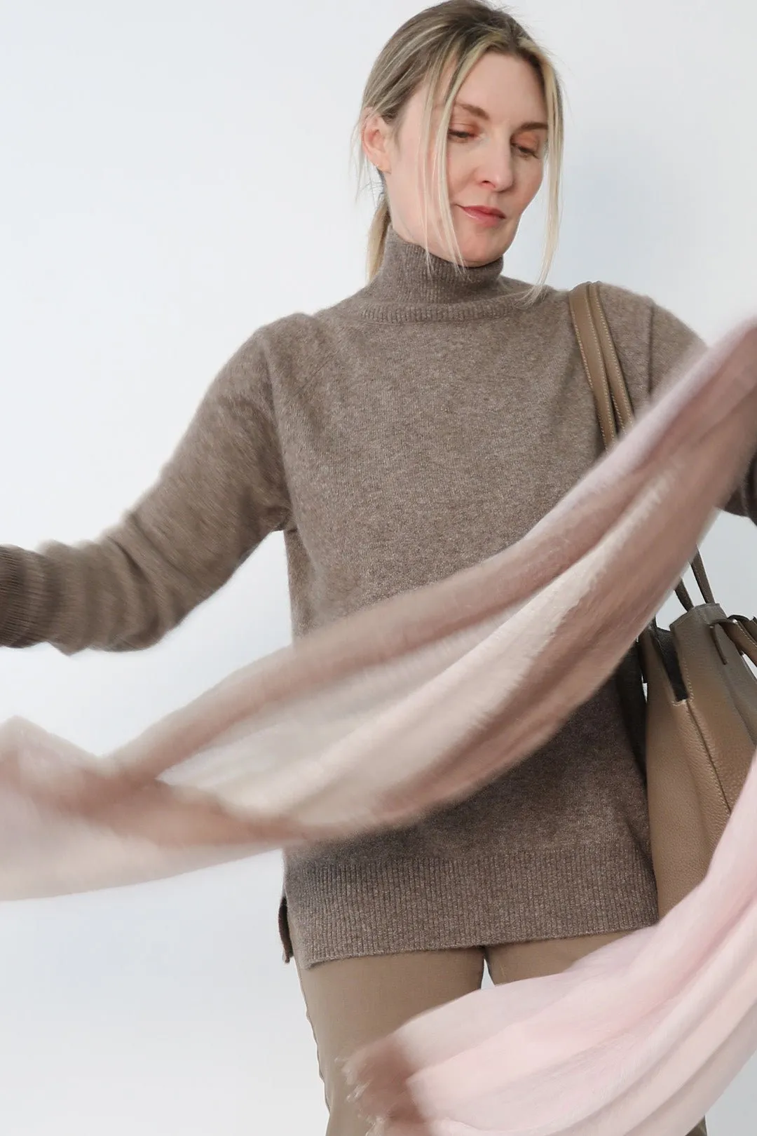 ISLAY TURTLENECK SWEATER IN ITALIAN SPUN CASHMERE SILK