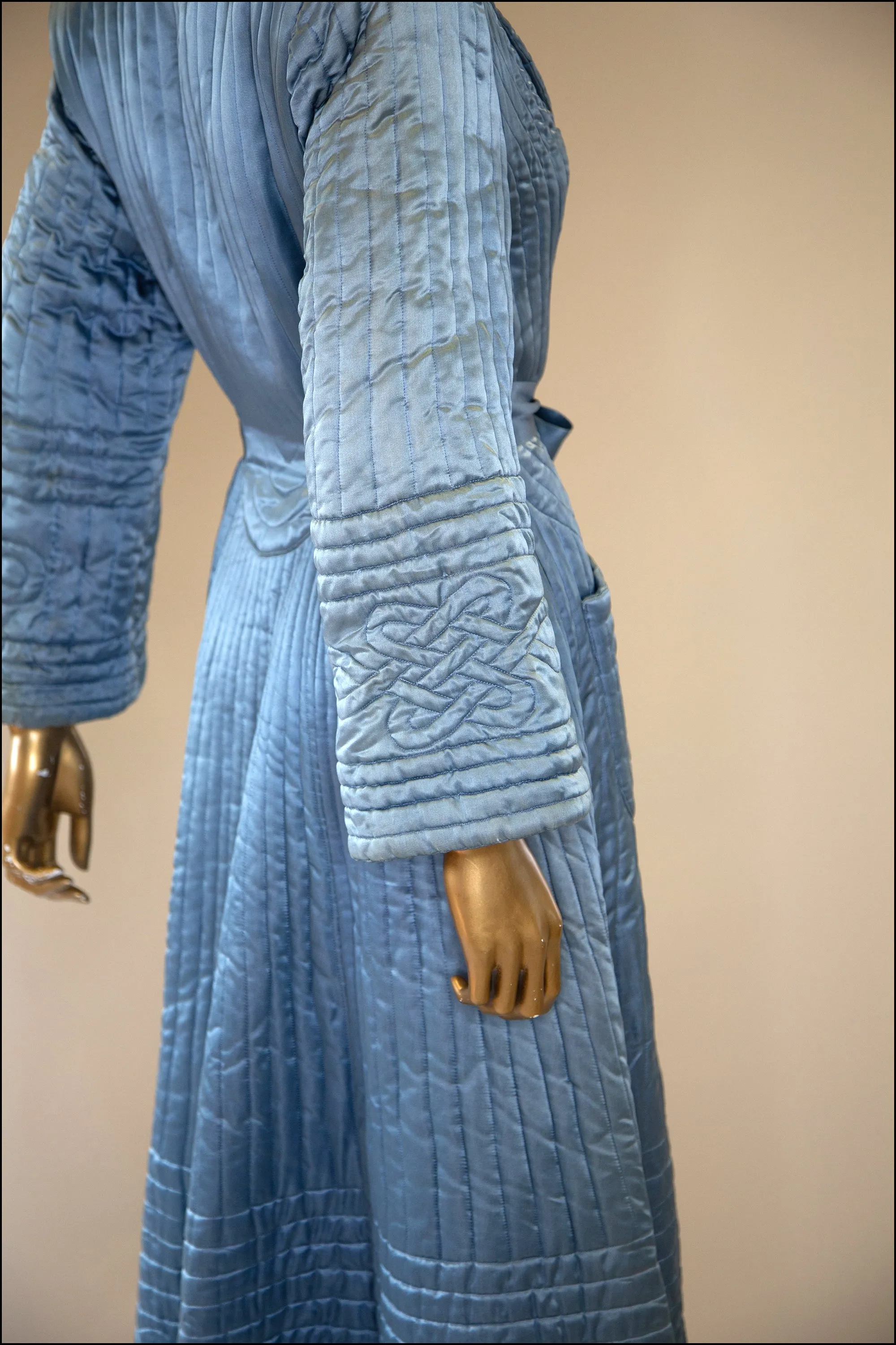 Vintage 1940s Blue Silk Quilted Robe