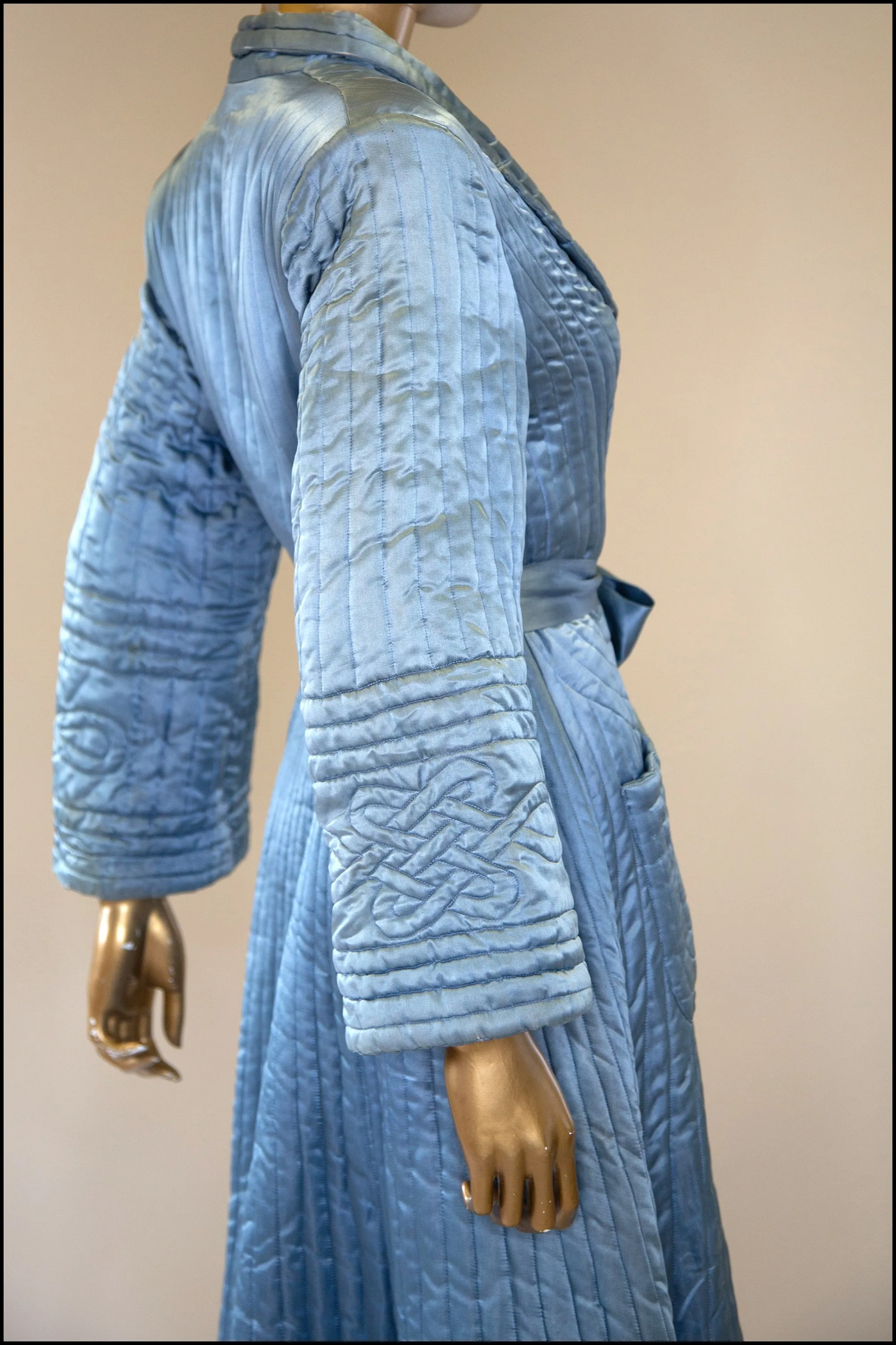 Vintage 1940s Blue Silk Quilted Robe